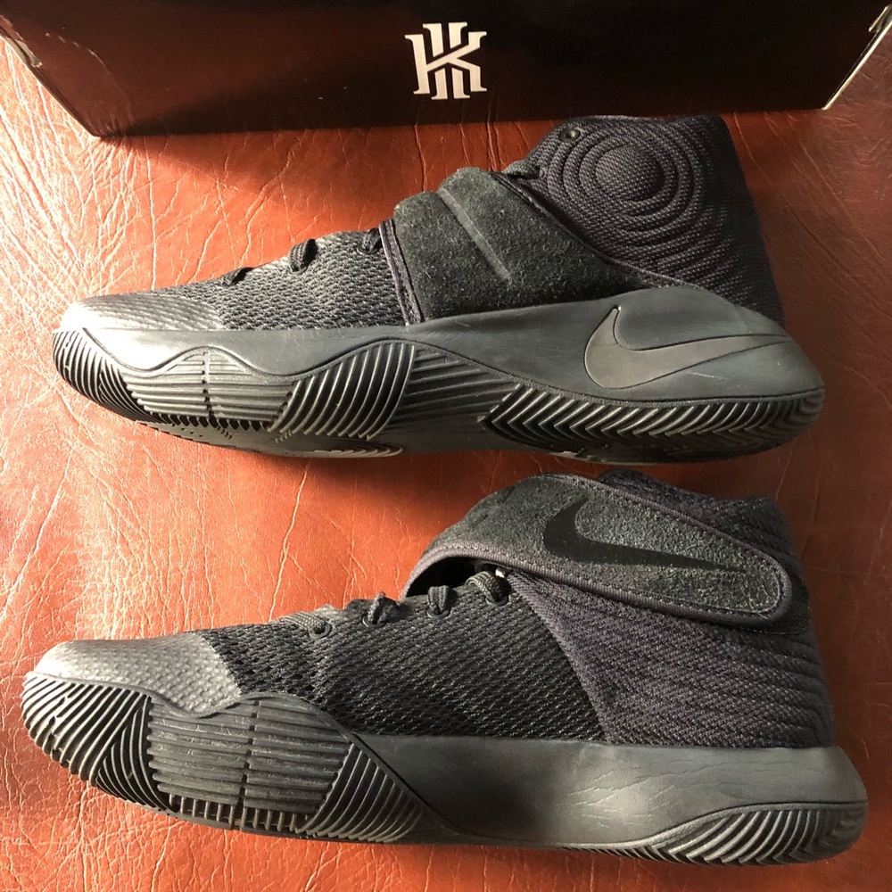 Nike Kyrie Irving 2 shoes
